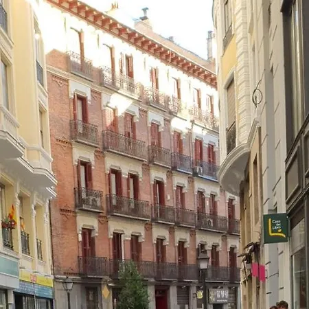 Gran Via. Salud. Puerta Del Sol. Callao. Madrid Exterior foto