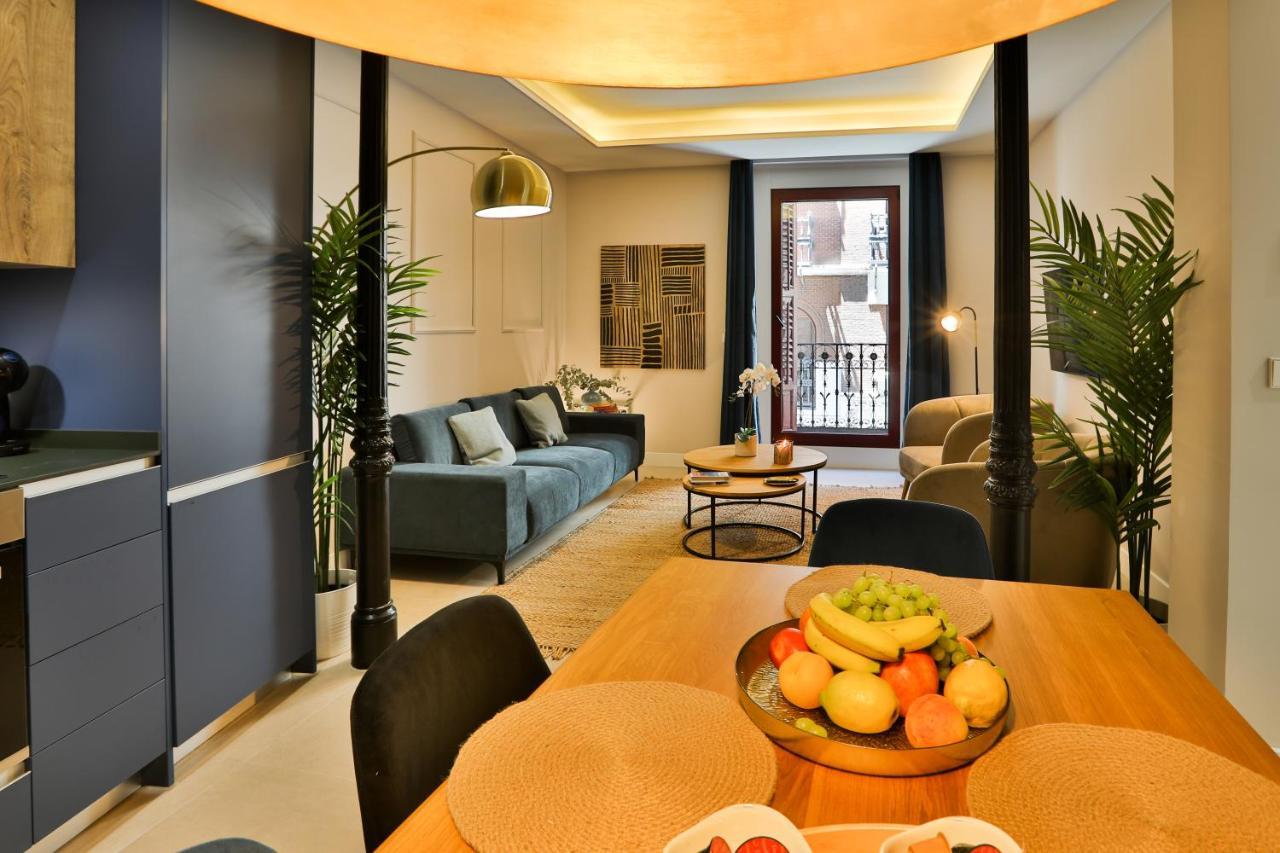 Gran Via. Salud. Puerta Del Sol. Callao. Apartament Madrid
