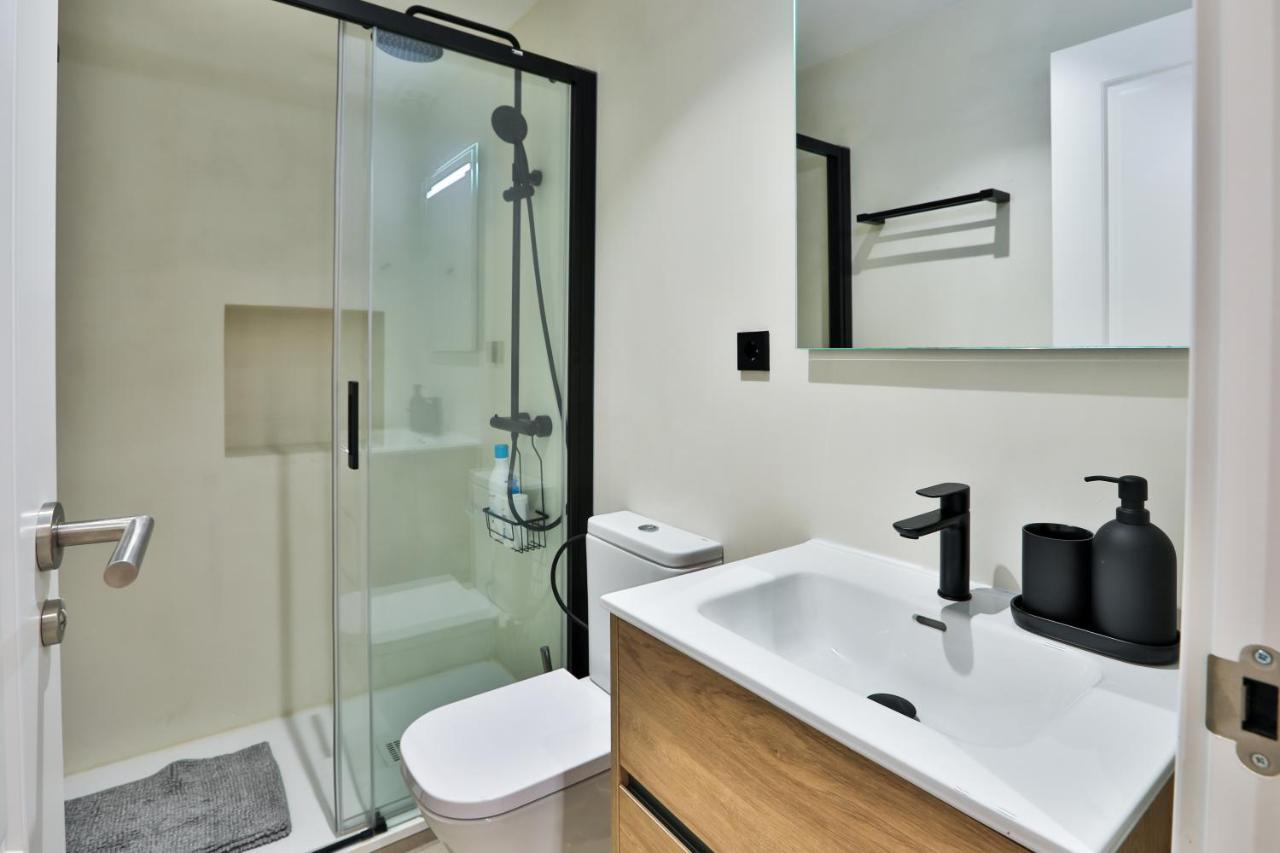 Gran Via. Salud. Puerta Del Sol. Callao. Apartament Madrid